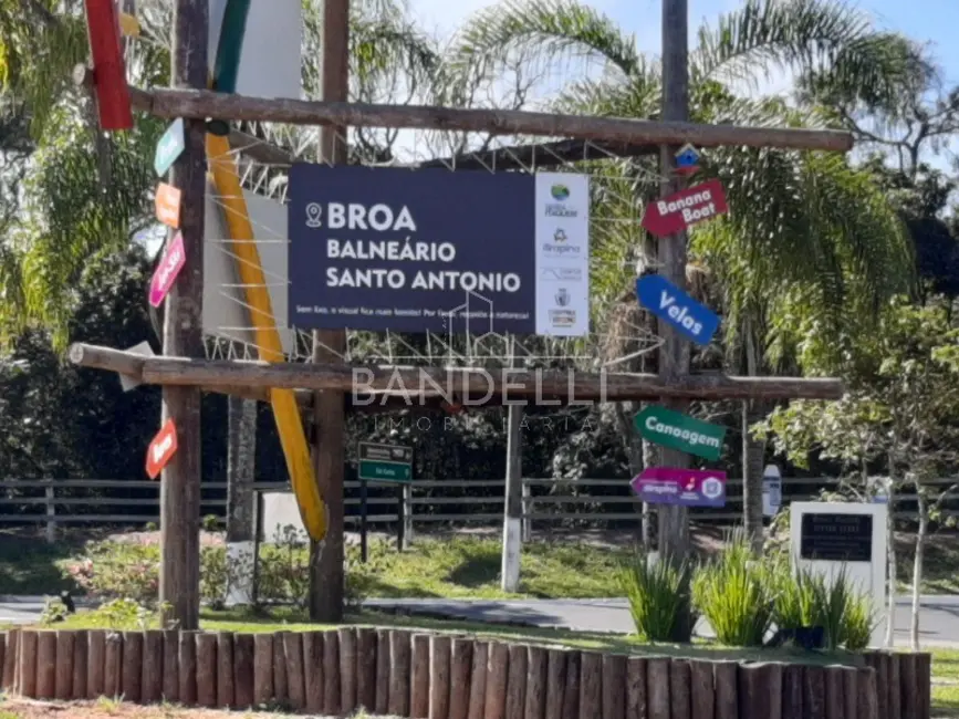 Foto 3 de Casa com 2 quartos à venda, 111m2 em Itirapina - SP