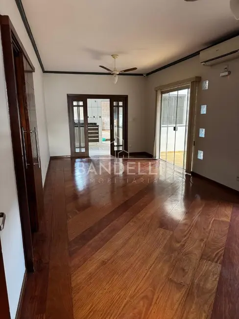 Foto 1 de Casa com 2 quartos à venda, 211m2 em Jardim Tinen, Araraquara - SP