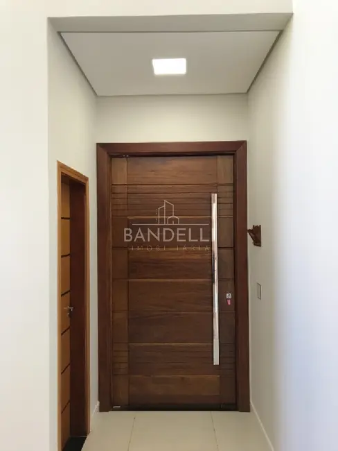 Foto 2 de Casa de Condomínio com 3 quartos à venda, 259m2 em Residencial Village Damha II, Araraquara - SP