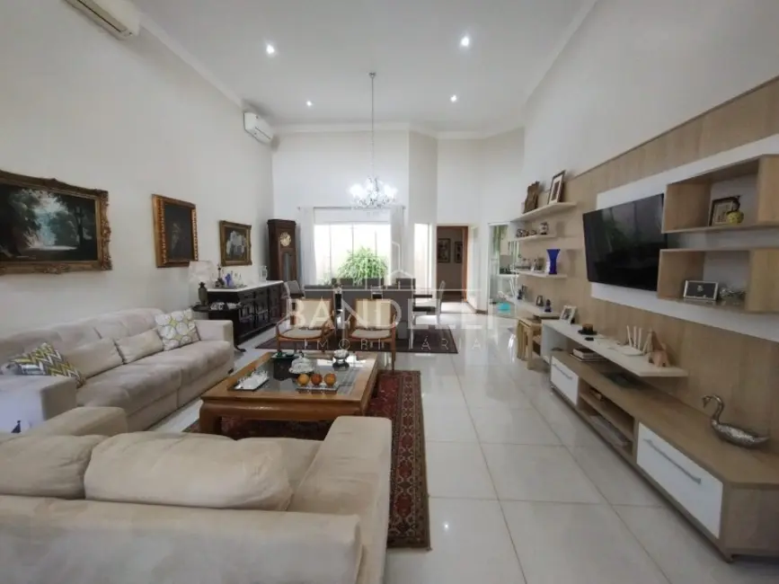 Casa de Condomínio com 3 quartos à venda, 203m2 em Parque Residencial Damha, Araraquara - SP - imagem 4 Foto 4 de Casa de Condomínio com 3 quartos à venda, 203m2 em Parque Residencial Damha, Araraquara - SP