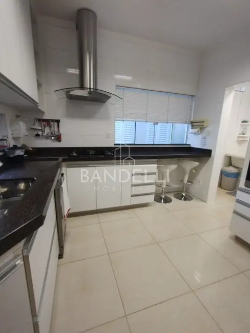 Casa de Condomínio com 3 quartos à venda, 203m2 em Parque Residencial Damha, Araraquara - SP - imagem 8 Foto 8 de Casa de Condomínio com 3 quartos à venda, 203m2 em Parque Residencial Damha, Araraquara - SP