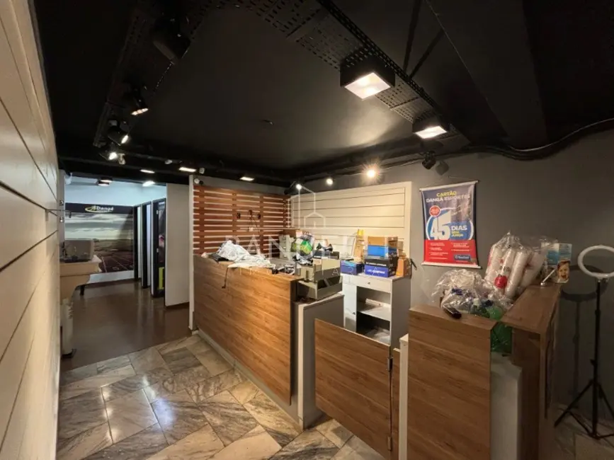 Sala Comercial para alugar, 822m2 em Centro, Araraquara - SP - imagem 7 Foto 7 de Sala Comercial para alugar, 822m2 em Centro, Araraquara - SP