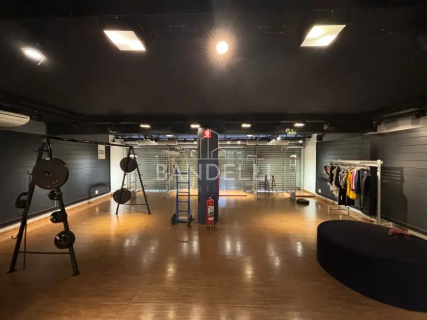 Sala Comercial para alugar, 822m2 em Centro, Araraquara - SP - imagem 2 Foto 2 de Sala Comercial para alugar, 822m2 em Centro, Araraquara - SP