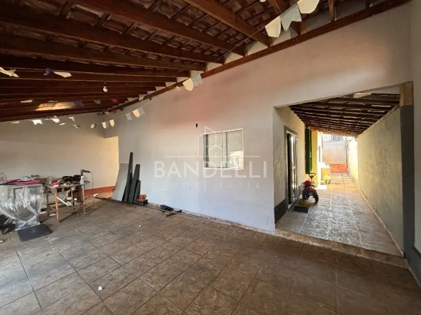 Casa com 1 quarto à venda, 214m2 em Jardim Roberto Selmi Dei, Araraquara - SP - imagem 3 Foto 3 de Casa com 1 quarto à venda, 214m2 em Jardim Roberto Selmi Dei, Araraquara - SP