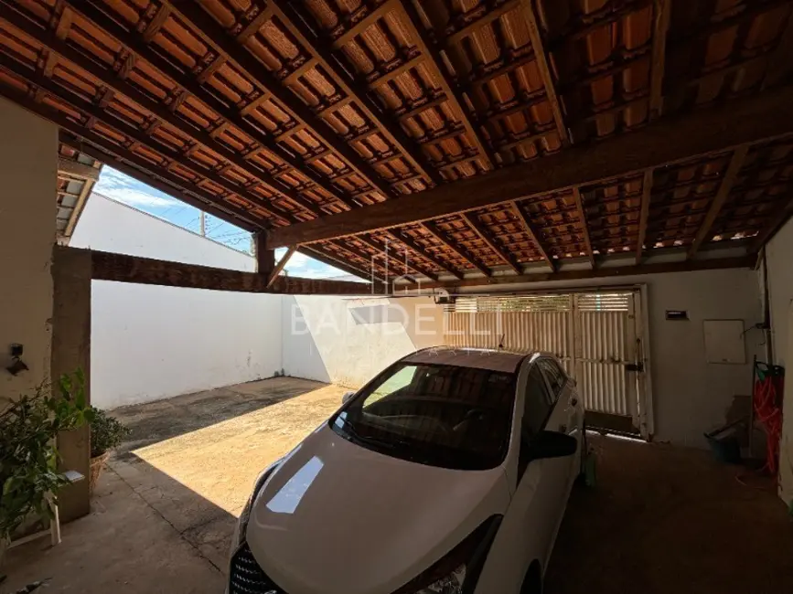 Casa com 3 quartos à venda, 164m2 em Jardim Uirapuru II, Araraquara - SP - imagem 3 Foto 3 de Casa com 3 quartos à venda, 164m2 em Jardim Uirapuru II, Araraquara - SP