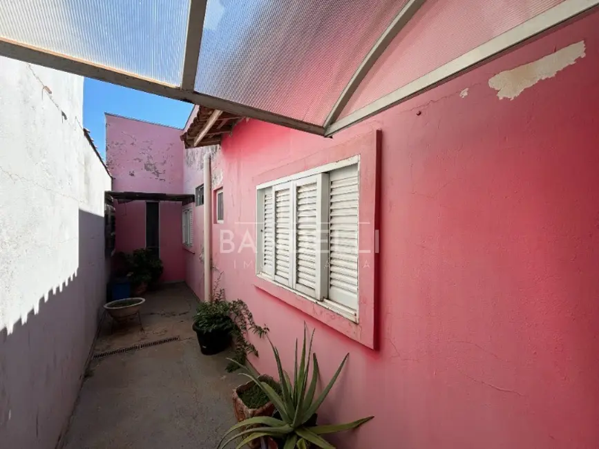 Casa com 3 quartos à venda, 164m2 em Jardim Uirapuru II, Araraquara - SP - imagem 5 Foto 5 de Casa com 3 quartos à venda, 164m2 em Jardim Uirapuru II, Araraquara - SP
