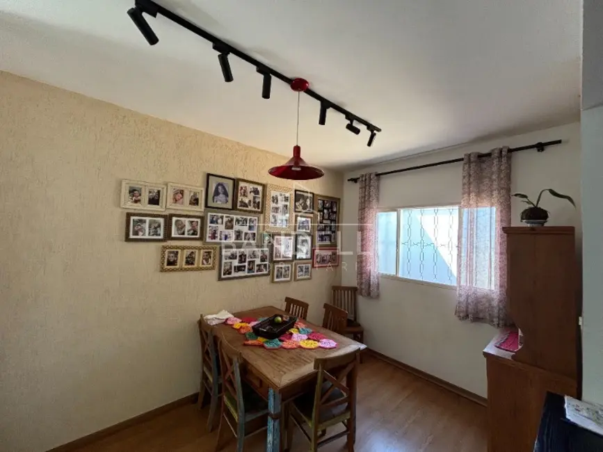 Casa com 3 quartos à venda, 164m2 em Jardim Uirapuru II, Araraquara - SP - imagem 8 Foto 8 de Casa com 3 quartos à venda, 164m2 em Jardim Uirapuru II, Araraquara - SP