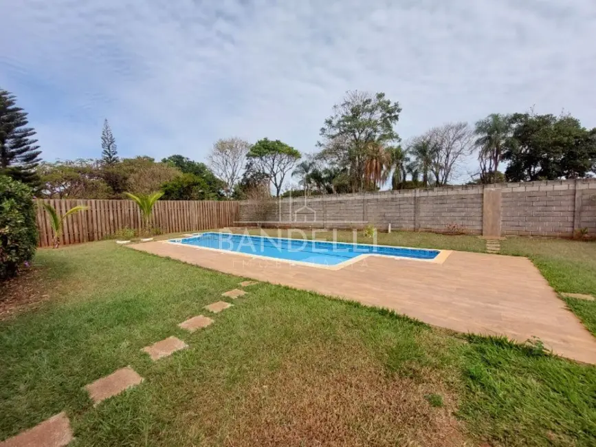 Chácara com 3 quartos à venda, 408m2 em Parque Tropical, Araraquara - SP - imagem 4 Foto 4 de Chácara com 3 quartos à venda, 408m2 em Parque Tropical, Araraquara - SP