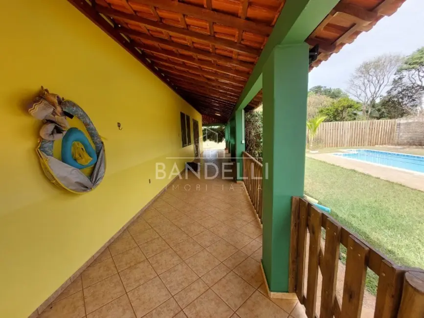 Chácara com 3 quartos à venda, 408m2 em Parque Tropical, Araraquara - SP - imagem 2 Foto 2 de Chácara com 3 quartos à venda, 408m2 em Parque Tropical, Araraquara - SP