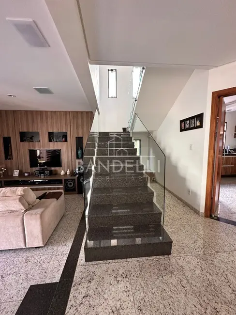 Casa de Condomínio com 3 quartos à venda, 216m2 em Araraquara - SP - imagem 5 Foto 5 de Casa de Condomínio com 3 quartos à venda, 216m2 em Araraquara - SP