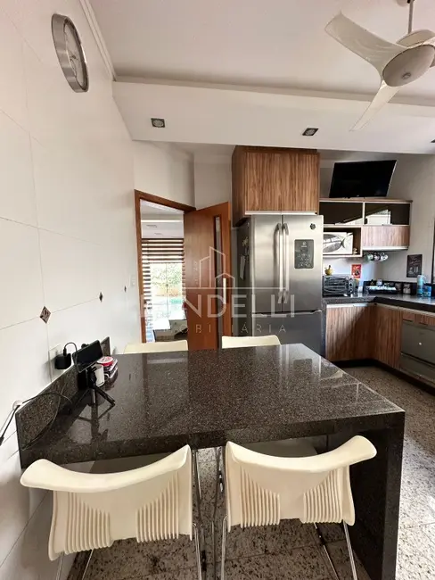 Casa de Condomínio com 3 quartos à venda, 216m2 em Araraquara - SP - imagem 7 Foto 7 de Casa de Condomínio com 3 quartos à venda, 216m2 em Araraquara - SP