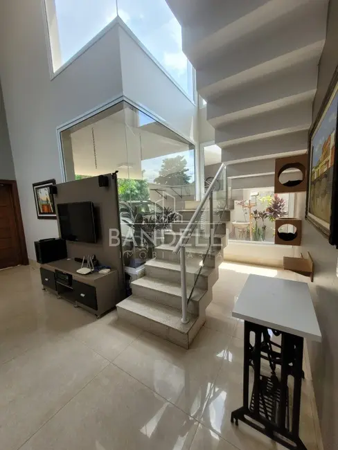 Casa de Condomínio com 3 quartos à venda, 240m2 em Residencial Village Damha II, Araraquara - SP - imagem 4 Foto 4 de Casa de Condomínio com 3 quartos à venda, 240m2 em Residencial Village Damha II, Araraquara - SP