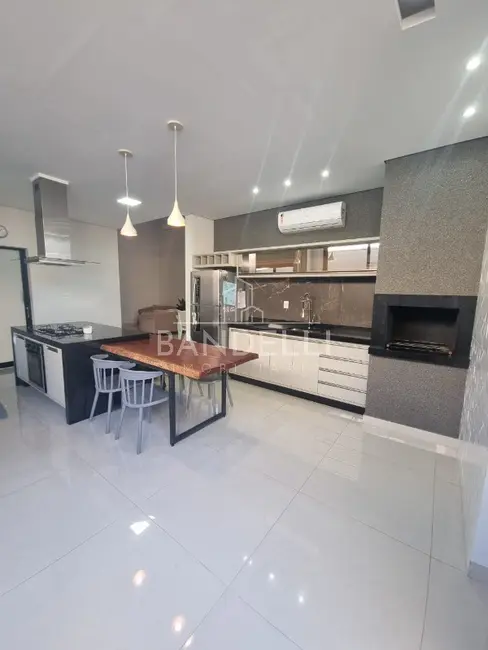 Casa de Condomínio com 3 quartos à venda, 164m2 em Residencial Village Damha II, Araraquara - SP - imagem 9 Foto 9 de Casa de Condomínio com 3 quartos à venda, 164m2 em Residencial Village Damha II, Araraquara - SP