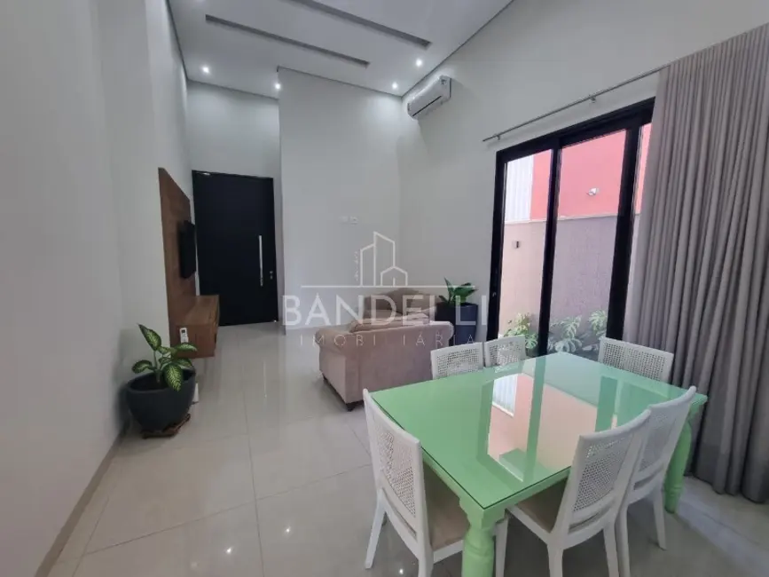 Casa de Condomínio com 3 quartos à venda, 164m2 em Residencial Village Damha II, Araraquara - SP - imagem 5 Foto 5 de Casa de Condomínio com 3 quartos à venda, 164m2 em Residencial Village Damha II, Araraquara - SP