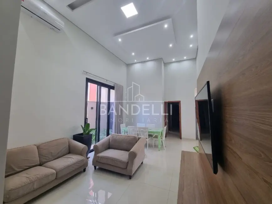 Casa de Condomínio com 3 quartos à venda, 164m2 em Residencial Village Damha II, Araraquara - SP - imagem 3 Foto 3 de Casa de Condomínio com 3 quartos à venda, 164m2 em Residencial Village Damha II, Araraquara - SP