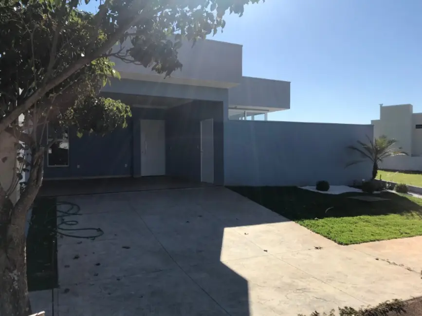 Foto 2 de Casa de Condomínio com 3 quartos à venda e para alugar, 160m2 em Parque Residencial Damha, Araraquara - SP