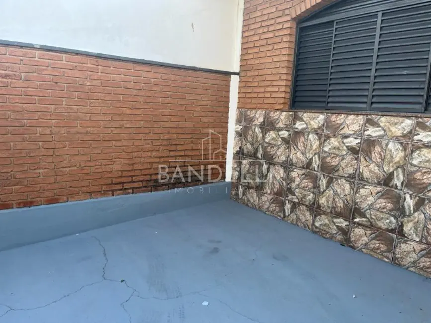 Foto 2 de Casa com 2 quartos à venda e para alugar, 90m2 em Vila Ferroviária, Araraquara - SP