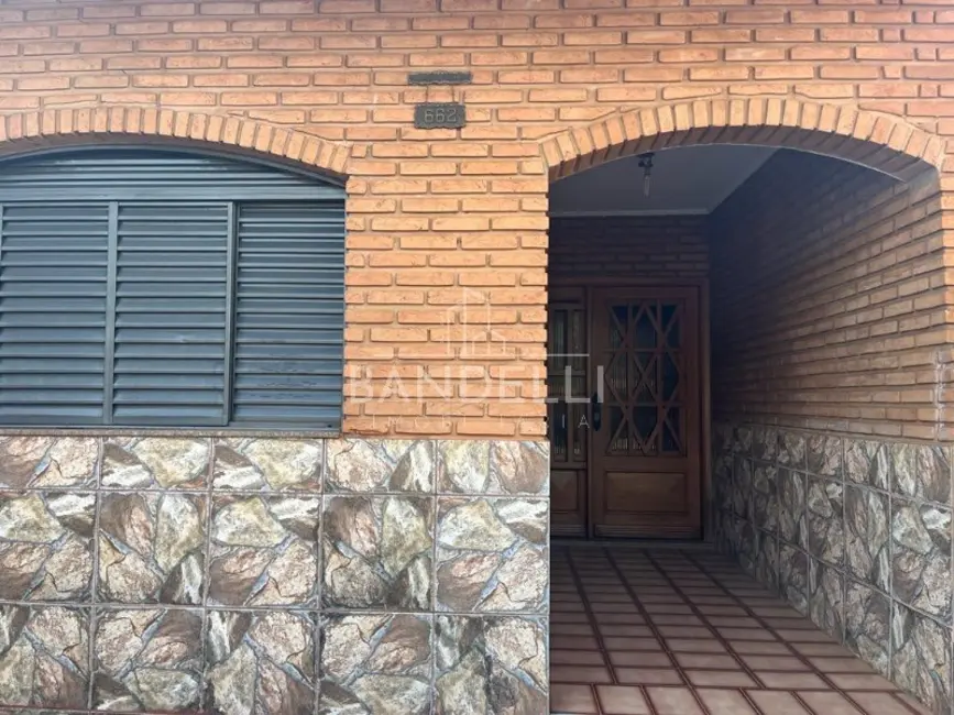 Foto 1 de Casa com 2 quartos à venda e para alugar, 90m2 em Vila Ferroviária, Araraquara - SP