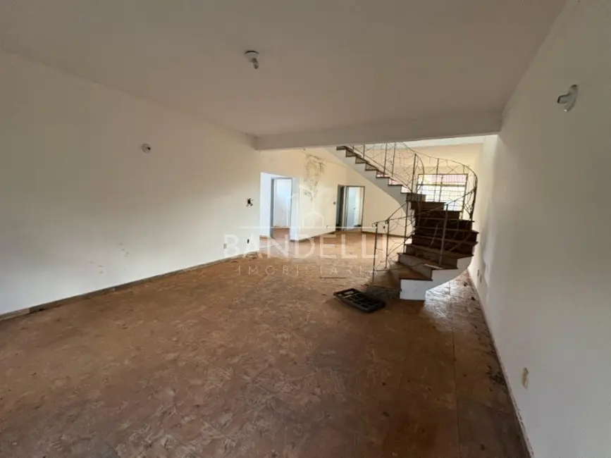 Casa com 5 quartos à venda e para alugar, 314m2 em Centro, Araraquara - SP - imagem 5 Foto 5 de Casa com 5 quartos à venda e para alugar, 314m2 em Centro, Araraquara - SP
