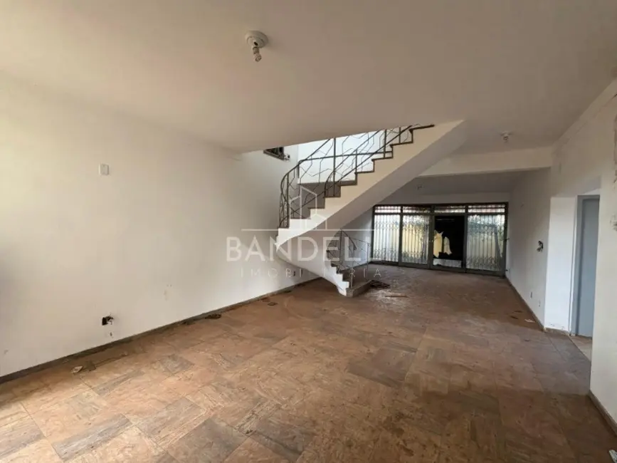 Casa com 5 quartos à venda e para alugar, 314m2 em Centro, Araraquara - SP - imagem 7 Foto 7 de Casa com 5 quartos à venda e para alugar, 314m2 em Centro, Araraquara - SP