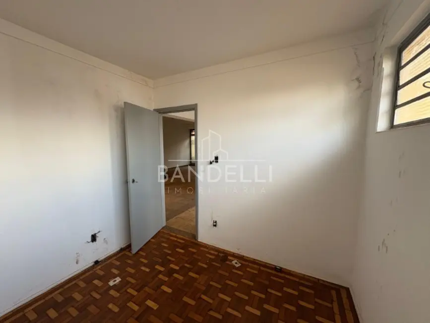 Casa com 5 quartos à venda e para alugar, 314m2 em Centro, Araraquara - SP - imagem 3 Foto 3 de Casa com 5 quartos à venda e para alugar, 314m2 em Centro, Araraquara - SP