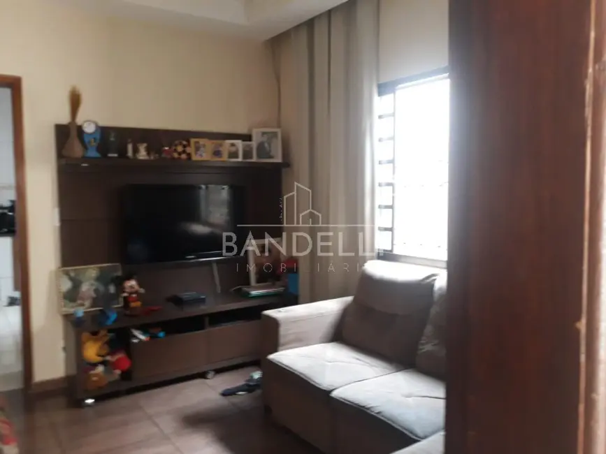 Casa com 4 quartos à venda, 162m2 em Jardim Paulistano (Vila Xavier), Araraquara - SP - imagem 9 Foto 9 de Casa com 4 quartos à venda, 162m2 em Jardim Paulistano (Vila Xavier), Araraquara - SP
