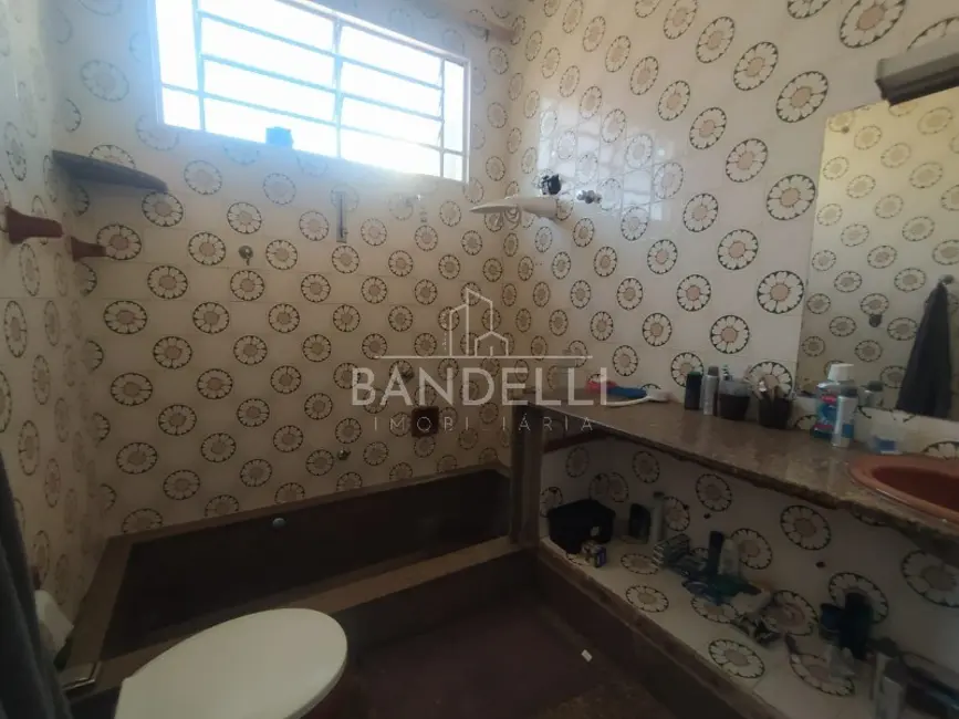 Casa com 5 quartos à venda, 250m2 em Centro, Araraquara - SP - imagem 2 Foto 2 de Casa com 5 quartos à venda, 250m2 em Centro, Araraquara - SP