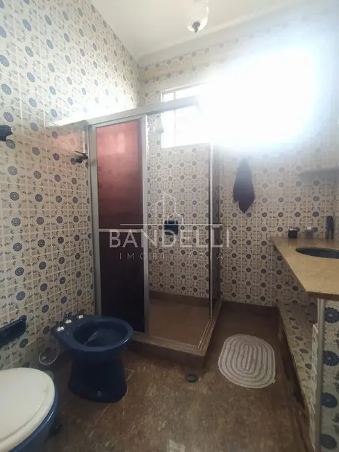 Casa com 5 quartos à venda, 250m2 em Centro, Araraquara - SP - imagem 8 Foto 8 de Casa com 5 quartos à venda, 250m2 em Centro, Araraquara - SP