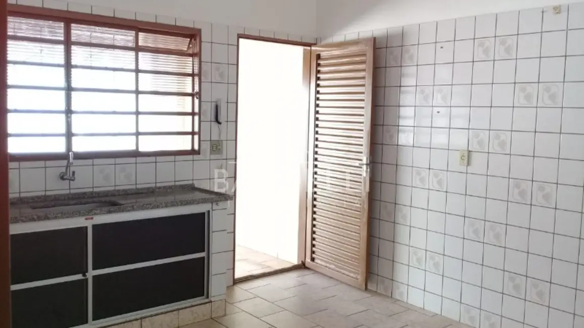 Casa com 4 quartos à venda, 252m2 em Jardim Imperador, Araraquara - SP - imagem 5 Foto 5 de Casa com 4 quartos à venda, 252m2 em Jardim Imperador, Araraquara - SP