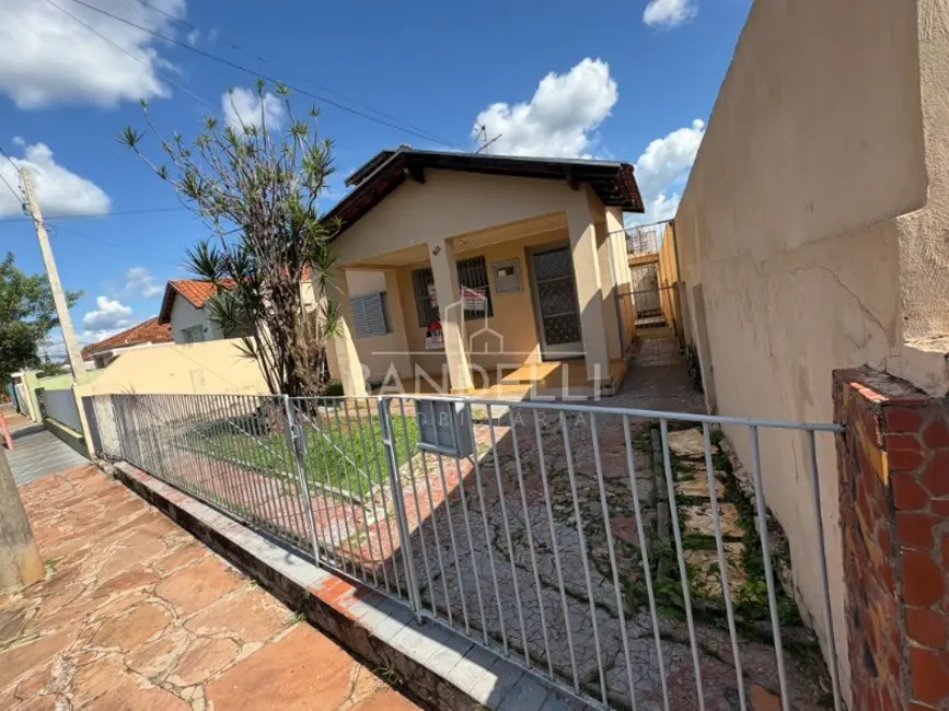 Foto 2 de Casa com 2 quartos à venda, 137m2 em Centro, Araraquara - SP