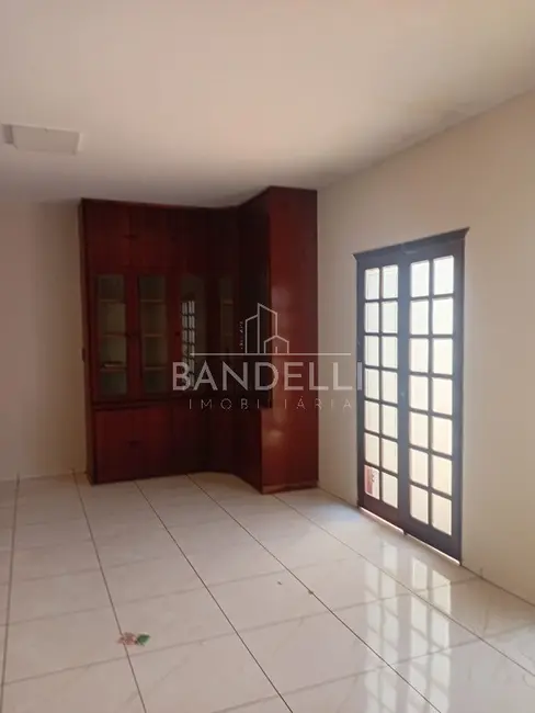 Casa com 3 quartos à venda, 215m2 em Vila Bela Vista, Araraquara - SP - imagem 1 Foto 1 de Casa com 3 quartos à venda, 215m2 em Vila Bela Vista, Araraquara - SP