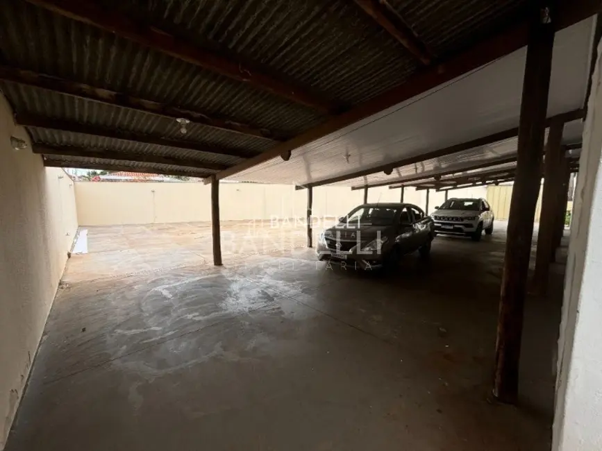 Sala Comercial com 4 quartos à venda e para alugar, 319m2 em Vila José Bonifácio, Araraquara - SP - imagem 4 Foto 4 de Sala Comercial com 4 quartos à venda e para alugar, 319m2 em Vila José Bonifácio, Araraquara - SP