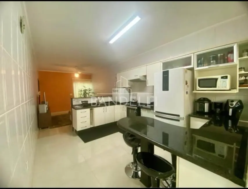 Casa com 3 quartos à venda, 236m2 em Jardim Universal, Araraquara - SP - imagem 9 Foto 9 de Casa com 3 quartos à venda, 236m2 em Jardim Universal, Araraquara - SP