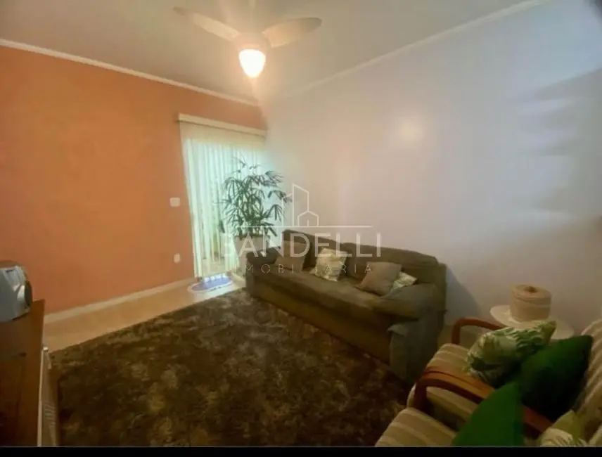 Casa com 3 quartos à venda, 236m2 em Jardim Universal, Araraquara - SP - imagem 5 Foto 5 de Casa com 3 quartos à venda, 236m2 em Jardim Universal, Araraquara - SP