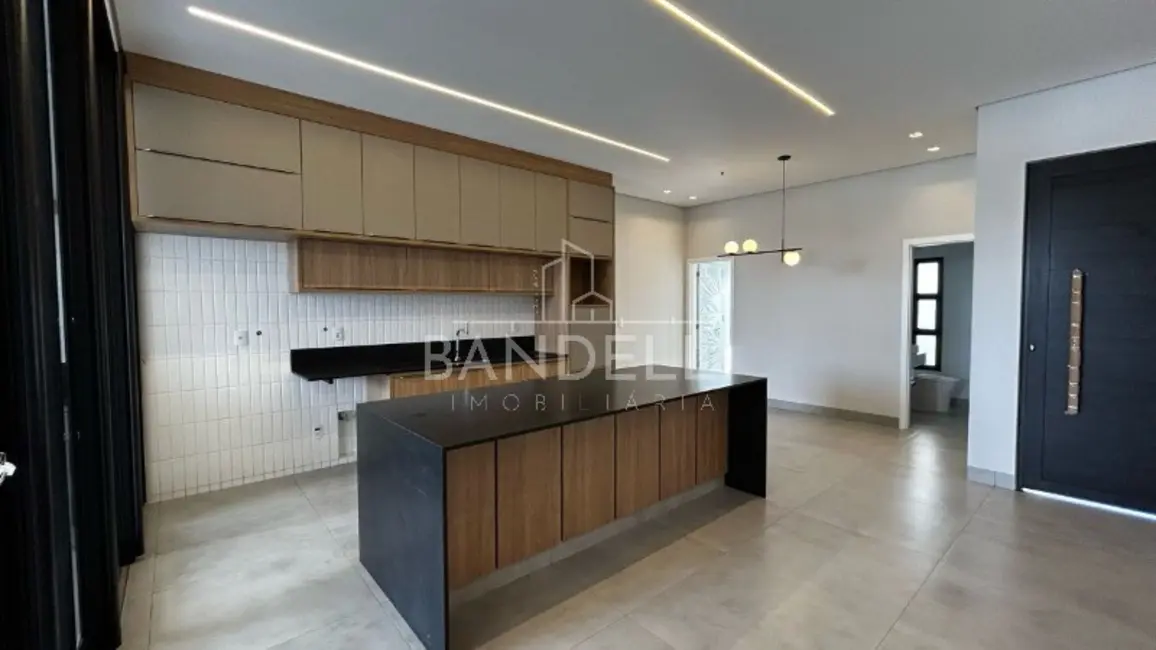 Casa de Condomínio com 3 quartos à venda, 157m2 em Parque Laranjeiras, Araraquara - SP - imagem 3 Foto 3 de Casa de Condomínio com 3 quartos à venda, 157m2 em Parque Laranjeiras, Araraquara - SP