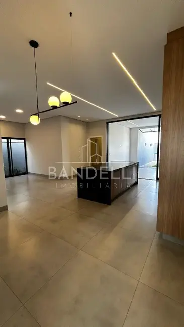 Casa de Condomínio com 3 quartos à venda, 157m2 em Parque Laranjeiras, Araraquara - SP - imagem 4 Foto 4 de Casa de Condomínio com 3 quartos à venda, 157m2 em Parque Laranjeiras, Araraquara - SP