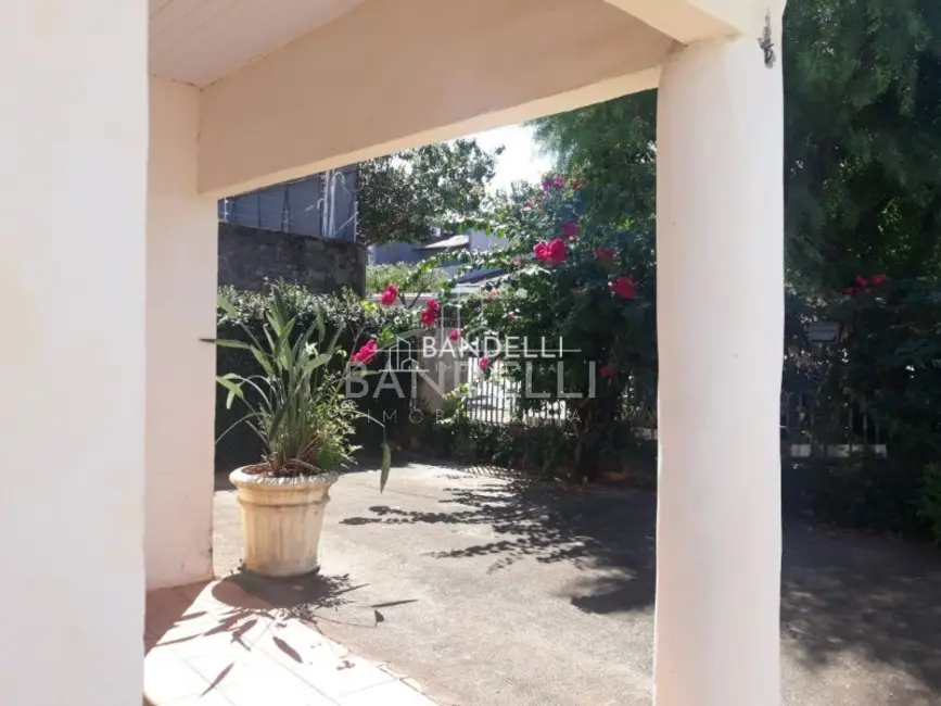 Casa com 3 quartos à venda, 125m2 em Jardim Floridiana (Vila Xavier), Araraquara - SP - imagem 2 Foto 2 de Casa com 3 quartos à venda, 125m2 em Jardim Floridiana (Vila Xavier), Araraquara - SP