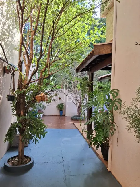 Casa com 4 quartos à venda, 156m2 em Jardim Arangá, Araraquara - SP - imagem 6 Foto 6 de Casa com 4 quartos à venda, 156m2 em Jardim Arangá, Araraquara - SP