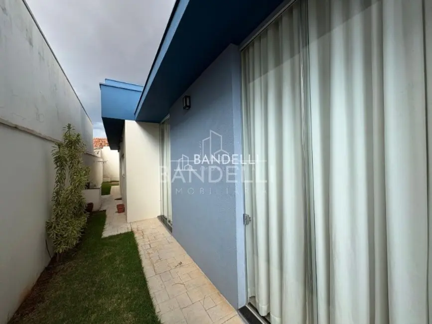 Casa com 3 quartos à venda, 157m2 em Vila Xavier (Vila Xavier), Araraquara - SP - imagem 9 Foto 9 de Casa com 3 quartos à venda, 157m2 em Vila Xavier (Vila Xavier), Araraquara - SP