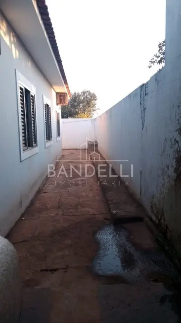 Casa com 3 quartos à venda, 191m2 em Jardim Roberto Selmi Dei, Araraquara - SP - imagem 3 Foto 3 de Casa com 3 quartos à venda, 191m2 em Jardim Roberto Selmi Dei, Araraquara - SP