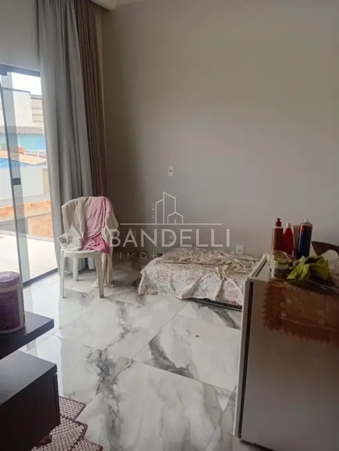 Casa com 2 quartos para alugar, 150m2 em Jardim das Paineiras, Araraquara - SP - imagem 4 Foto 4 de Casa com 2 quartos para alugar, 150m2 em Jardim das Paineiras, Araraquara - SP