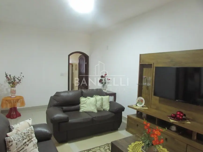 Foto 2 de Casa com 2 quartos à venda, 156m2 em Vila Xavier (Vila Xavier), Araraquara - SP