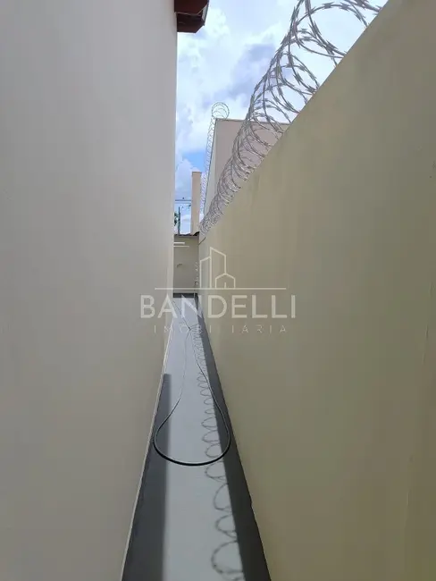 Casa com 3 quartos à venda e para alugar, 240m2 em Jardim Santa Lúcia, Araraquara - SP - imagem 3 Foto 3 de Casa com 3 quartos à venda e para alugar, 240m2 em Jardim Santa Lúcia, Araraquara - SP