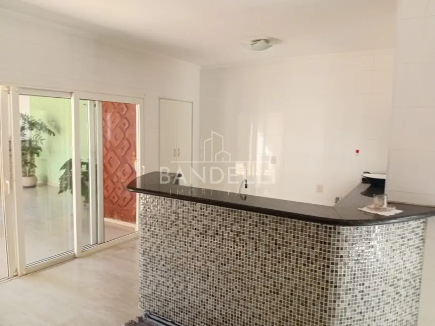 Casa com 3 quartos à venda, 203m2 em Jardim Botânico, Araraquara - SP - imagem 4 Foto 4 de Casa com 3 quartos à venda, 203m2 em Jardim Botânico, Araraquara - SP