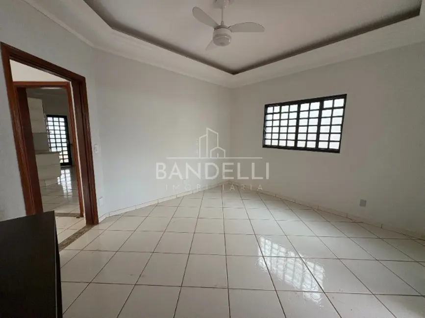 Casa com 2 quartos à venda, 180m2 em Jardim Botânico, Araraquara - SP - imagem 4 Foto 4 de Casa com 2 quartos à venda, 180m2 em Jardim Botânico, Araraquara - SP