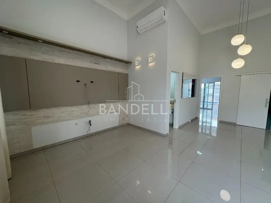 Foto 2 de Casa de Condomínio com 3 quartos à venda, 179m2 em Residencial Village Damha II, Araraquara - SP