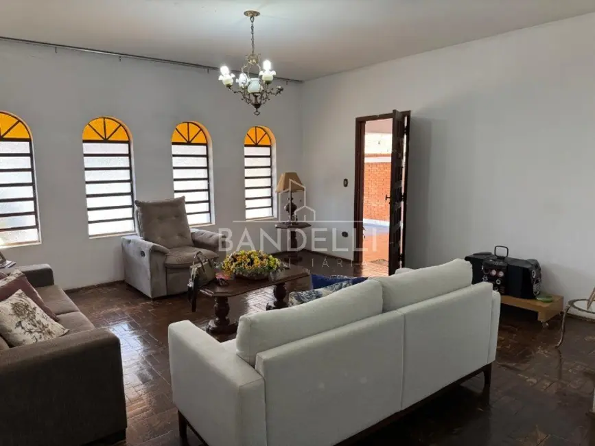 Casa com 3 quartos à venda, 327m2 em Vila Harmonia, Araraquara - SP - imagem 1 Foto 1 de Casa com 3 quartos à venda, 327m2 em Vila Harmonia, Araraquara - SP