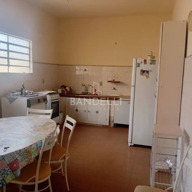Casa com 4 quartos à venda, 200m2 em Centro, Araraquara - SP - imagem 4 Foto 4 de Casa com 4 quartos à venda, 200m2 em Centro, Araraquara - SP