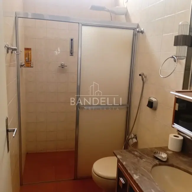 Casa com 4 quartos à venda, 200m2 em Centro, Araraquara - SP - imagem 9 Foto 9 de Casa com 4 quartos à venda, 200m2 em Centro, Araraquara - SP