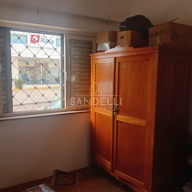 Casa com 4 quartos à venda, 200m2 em Centro, Araraquara - SP - imagem 8 Foto 8 de Casa com 4 quartos à venda, 200m2 em Centro, Araraquara - SP
